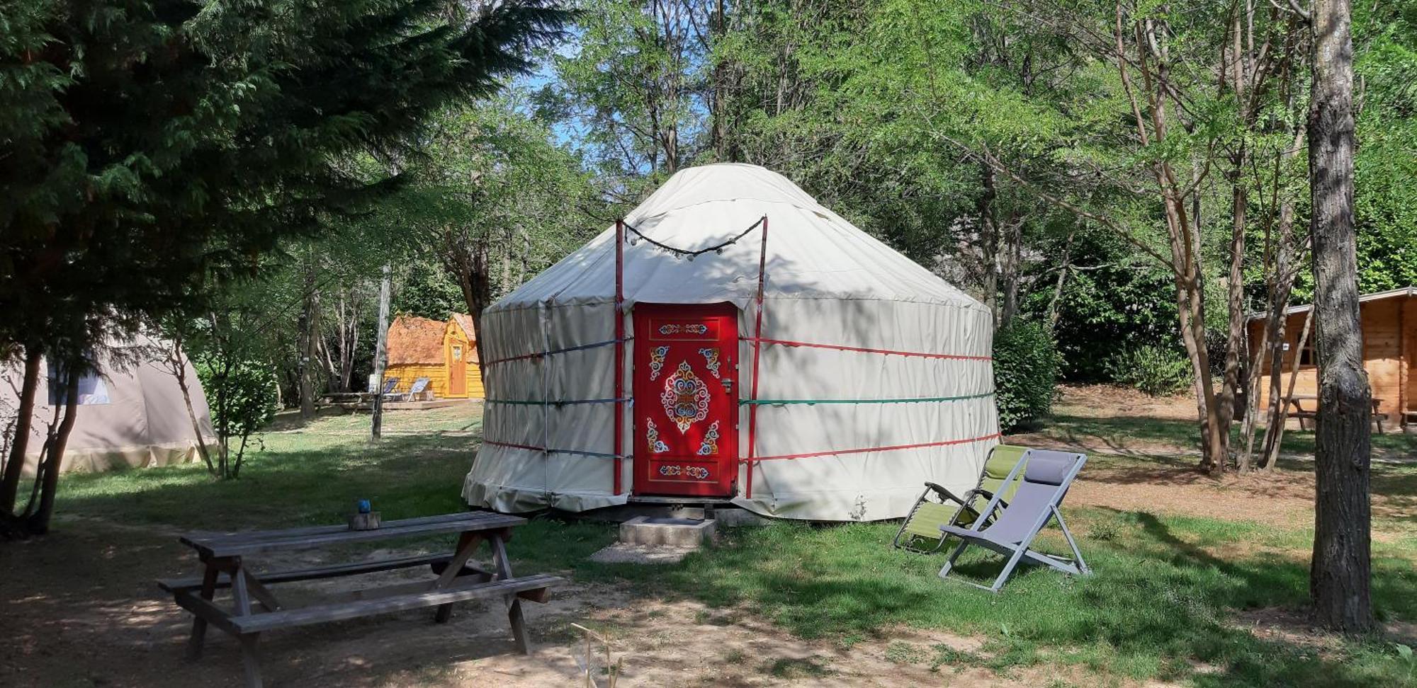 Camping Ushuaia Villages Le Viaduc Arlebosc Buitenkant foto